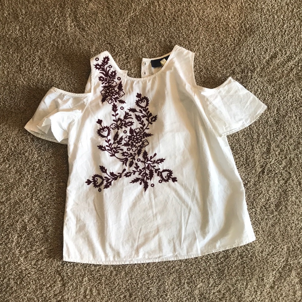 Cold shoulder top